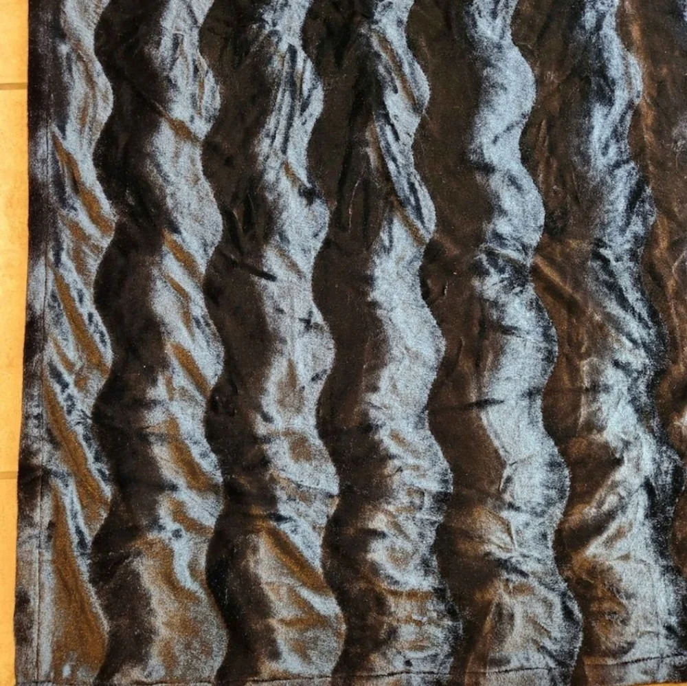 Velvety Curtain. Heavy, Thick, Room Darken.